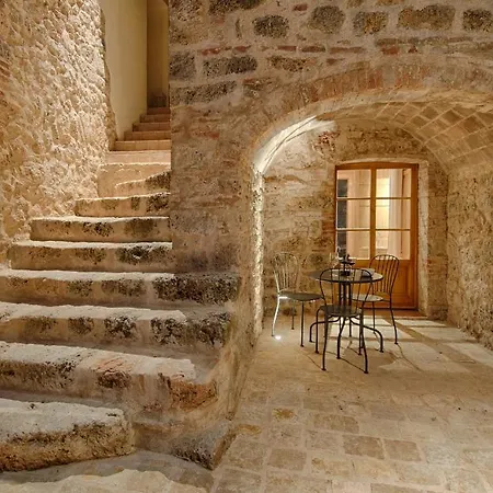 Relais La Costa Historical Resort 3*